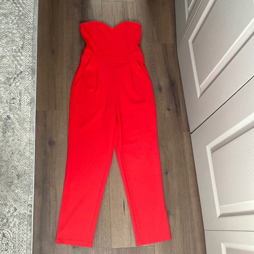 Red jumpsuit, comfortable stretch fabric